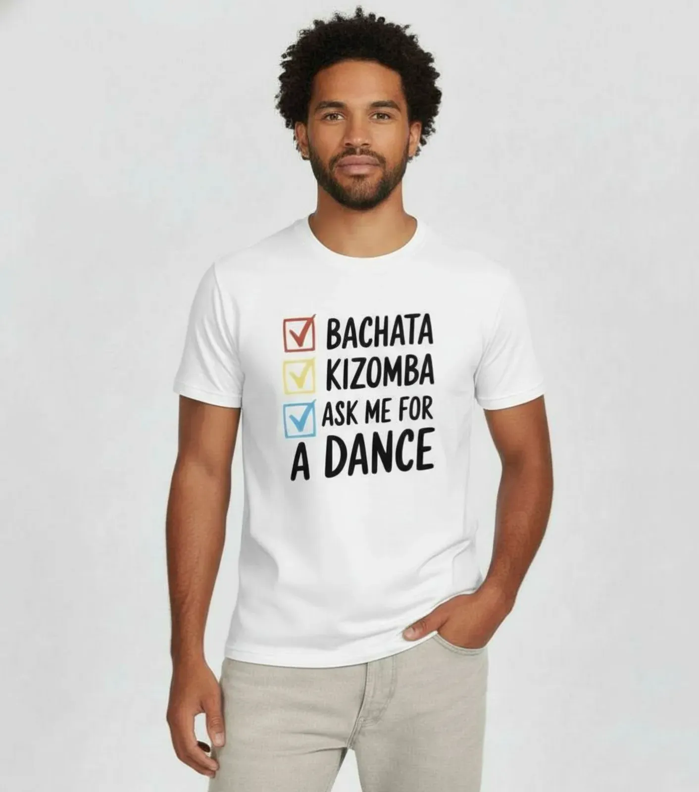 Playera blanca con la lista Bachata, Kizomba y Ask me for a dance, con casillas marcadas