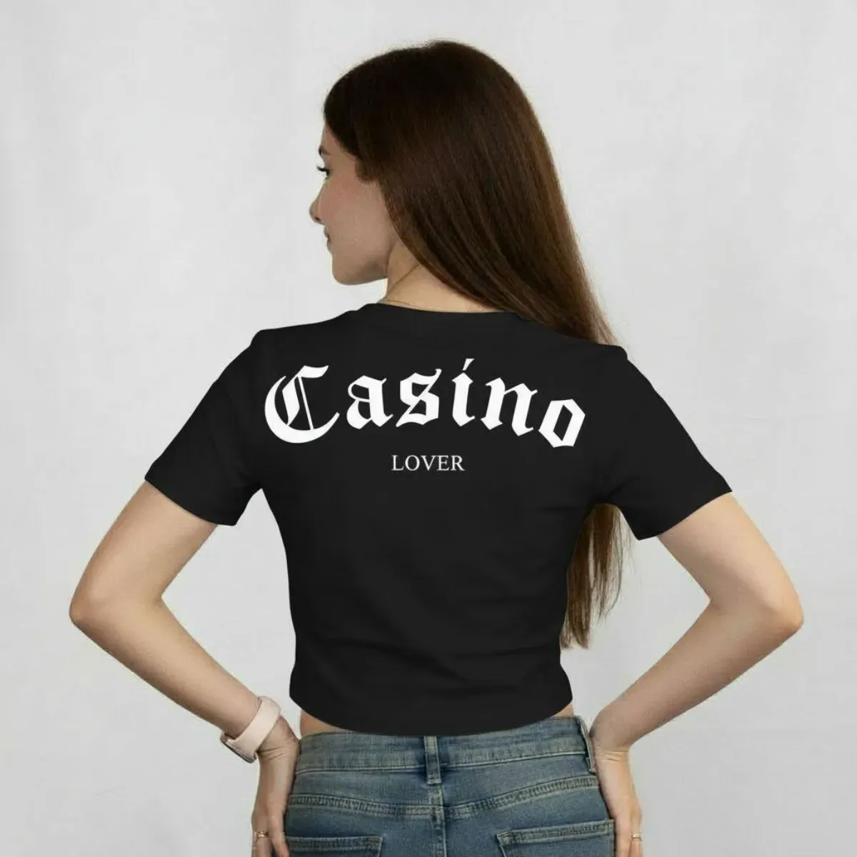 Top Casino Lover negro, vista de espalda con el diseño Casino Lover en blanco