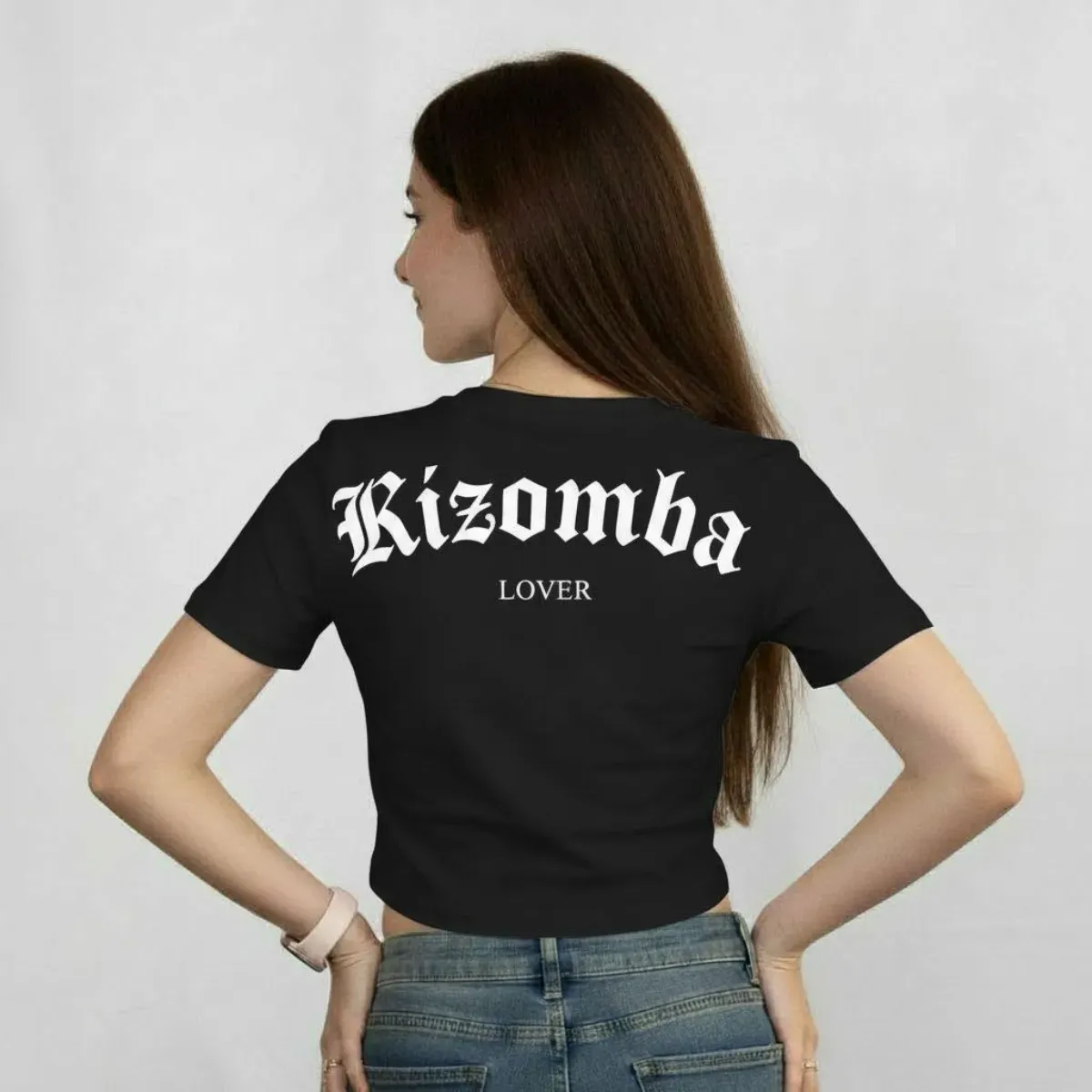 Top Kizomba Lover negro, vista de espalda con el diseño Kizomba Lover en blanco